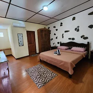 3* Отель Tiptop Hotel, Resto And Delishop
